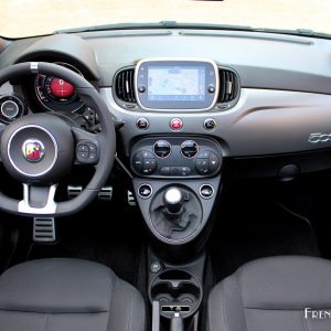 Photo tableau de bord Abarth 595 Pista (2017)