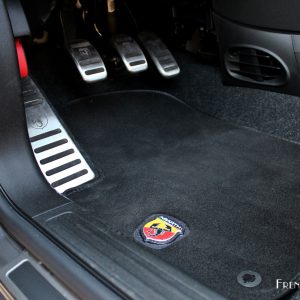 Photo surtapis de sol et pédalier alu Abarth 595 Pista (2017)