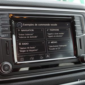 Photo commande vocale écran tactile Volkswagen Amarok (2017)