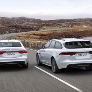 Photo officielle comparative Jaguar XF Sportbrake (2017)