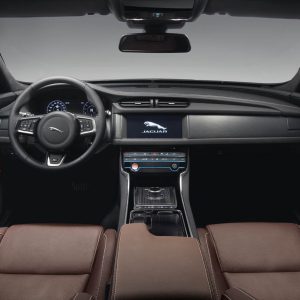 Photo officielle tableau de bord Jaguar XF Sportbrake (2017)