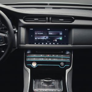 Photo officielle écran tactile Jaguar XF Sportbrake (2017)