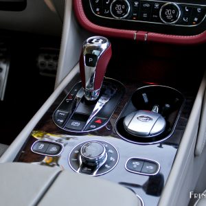 Photo console centrale Bentley Bentayga (2017)