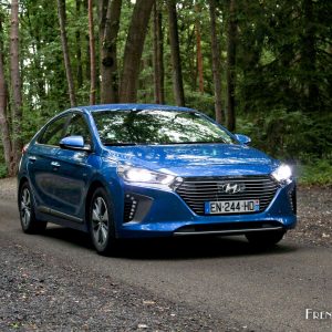 Photo 3/4 avant Hyundai Ioniq Plug-in (2017)