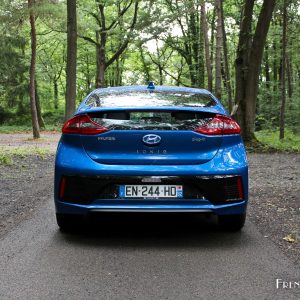 Photo face arrière Hyundai Ioniq Plug-in (2017)