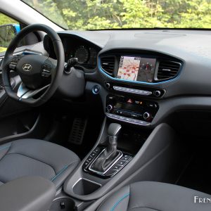 Photo intérieur cuir Hyundai Ioniq Plug-in (2017)