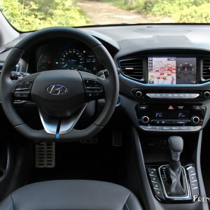 Photo poste de conduite Hyundai Ioniq Plug-in (2017)