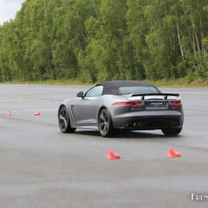 Photo essai piste Jaguar F-Type SVR (2017)