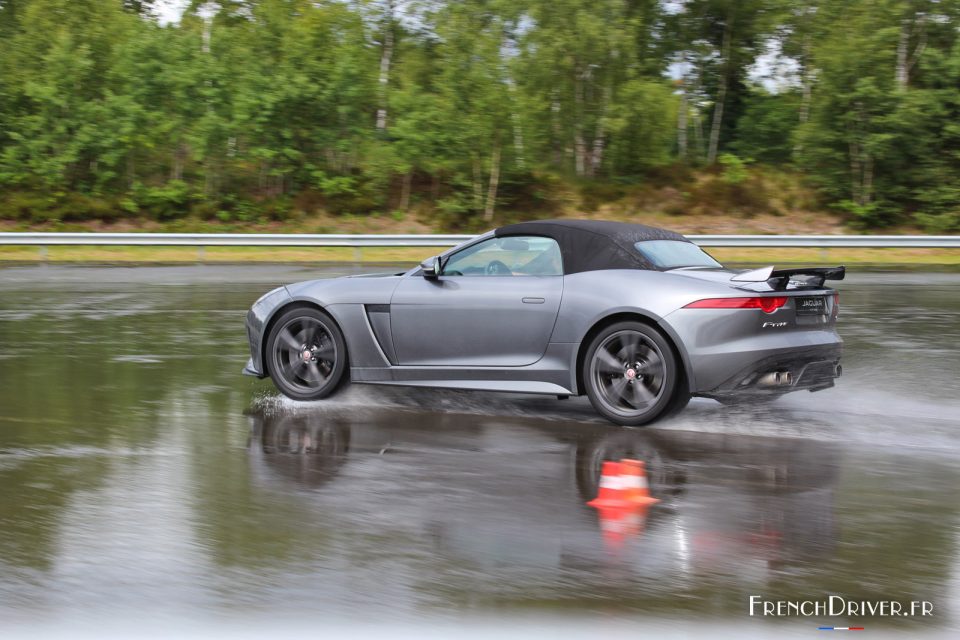 Photo essai piste Jaguar F-Type SVR (2017)