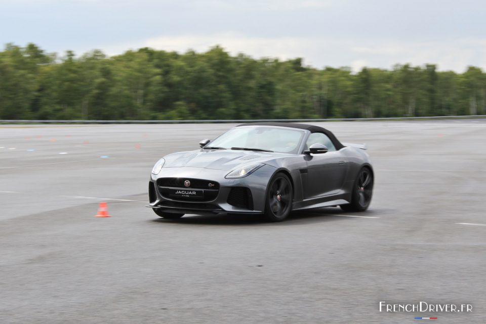 Photo essai piste Jaguar F-Type SVR (2017)