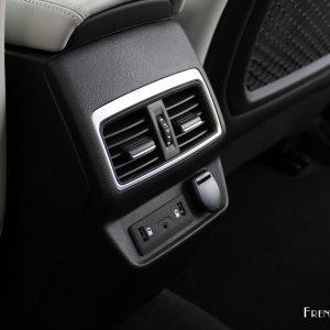 Photo console arrière prises USB Renault Koleos II (2017)