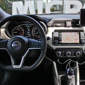 Photo poste de conduite Nissan Micra V (2017)