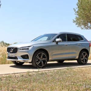 Photo 3/4 avant Volvo XC60 R-Design (2017)