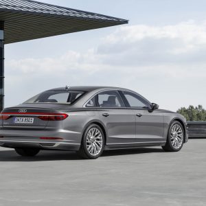 Photo 3/4 arrière statique Audi A8L (2017)