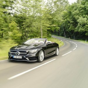 Photo 3/4 avant dynamique Mercedes-Benz Classe S Cabriolet resty