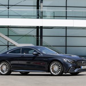 Photo 3/4 avant statique Mercedes-AMG S 65 Coupé restylée (201