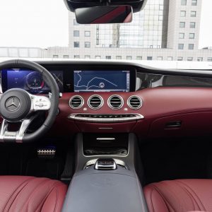 Photo officielle intérieur cuir rouge Mercedes-AMG S 63 Cabriol