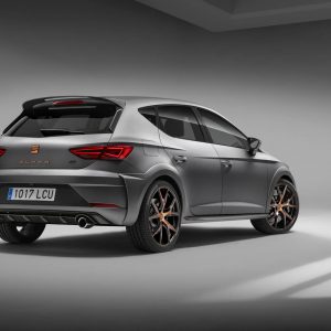 Photo 3/4 arrière SEAT Leon Cupra R (2017)