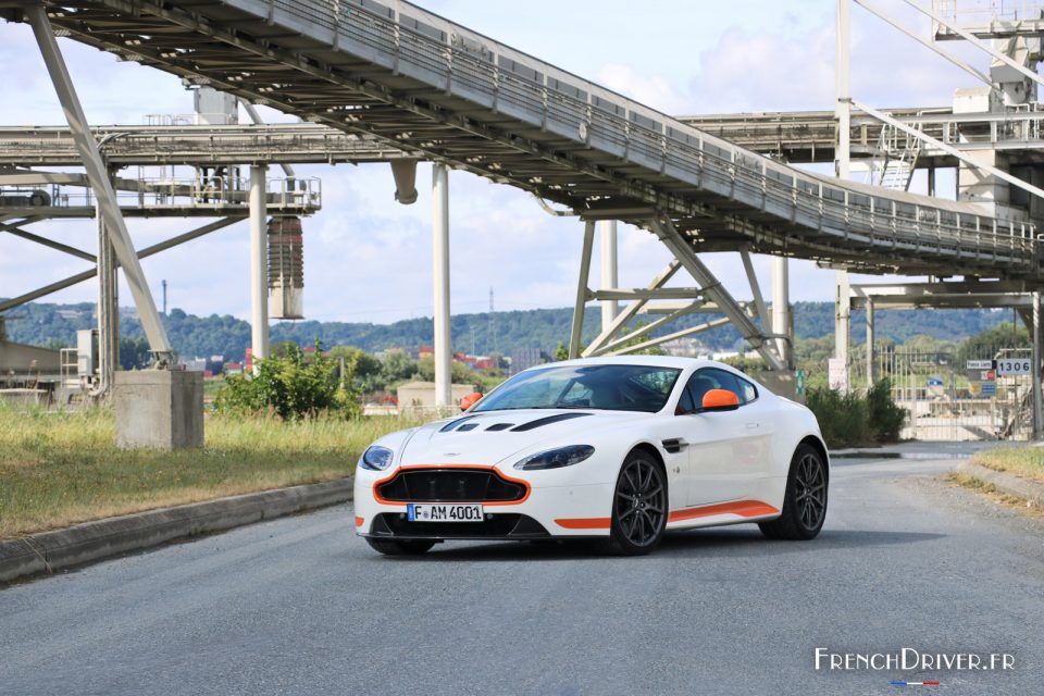 Photo essai Aston Martin V12 Vantage S (2017)