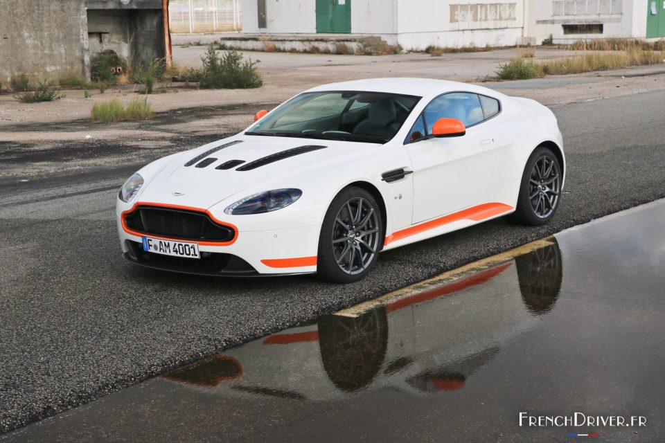 Photo 3/4 avant Aston Martin V12 Vantage S (2017)