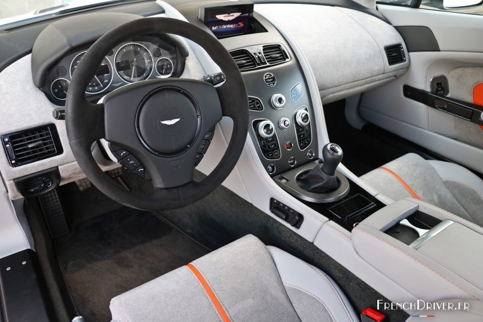 Photo intérieur Aston Martin V12 Vantage S (2017)