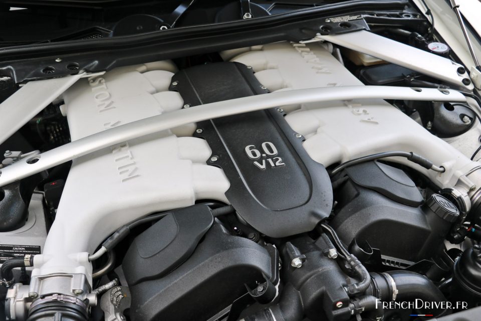 Photo moteur essence 6.0 V12 573 ch Aston Martin V12 Vantage S (
