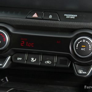 Photo climatisation automatique bi-zone Kia Stonic (2017)