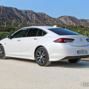 Photo 3/4 arrière statique Opel Insignia Grand Sport (2017)