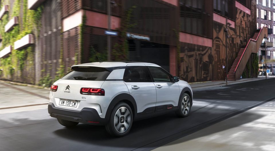 Photo 3/4 arrière Citroën C4 Cactus restylée Blanc Perle Nacr