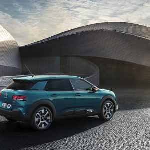 Photo 3/4 avant Citroën C4 Cactus restylée Bleu Emeraude (2018