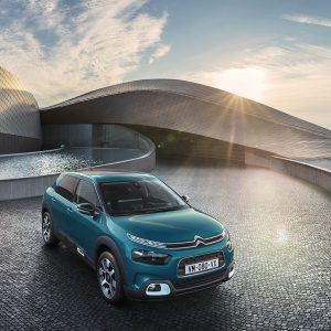 Photo 3/4 arrière Citroën C4 Cactus restylée Bleu Emeraude (2