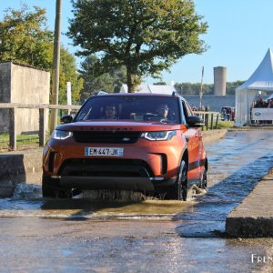 Photo passage de gué Land Rover Discovery – Jaguar Land Rover F