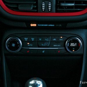 Photo climatisation automatique Ford Fiesta VII ST Line (2017)