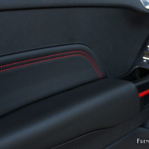 Photo surpiqûres rouges Ford Fiesta VII ST Line (2017)