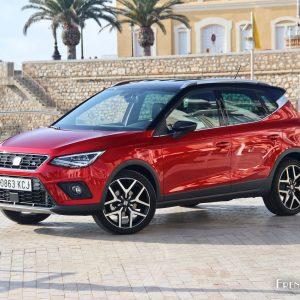 Photo 3/4 avant SEAT Arona (2017)