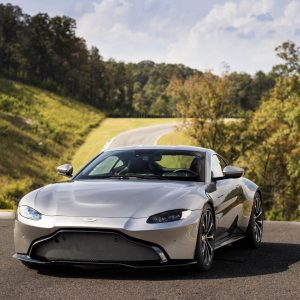 Photo face avant Aston Martin Vantage V8 Tungsten Silver (2018)