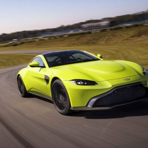 Photo 3/4 avant Aston Martin Vantage V8 Lime Essence (2018)