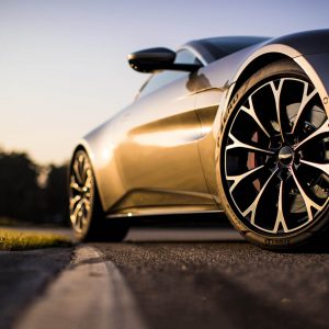 Photo jante aluminium Aston Martin Vantage V8 (2018)