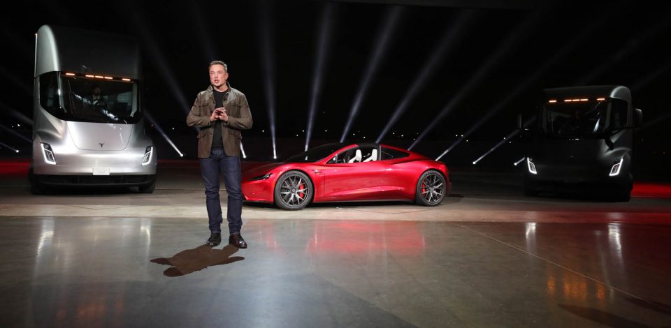 Photo présentation Tesla Semi (2019) et Tesla Roadster II (2020