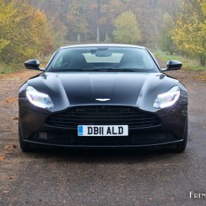 Photo face avant Aston Martin DB11 (2017)