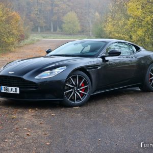 Photo 3/4 avant Aston Martin DB11 (2017)