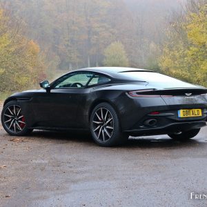 Photo 3/4 arrière Aston Martin DB11 (2017)