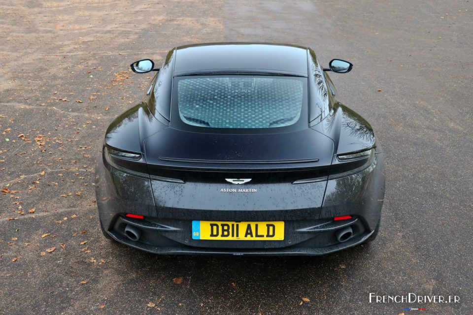 Photo statique arrière Aston Martin DB11 (2017)