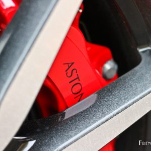 Photo étrier de frein rouge Aston Martin DB11 (2017)