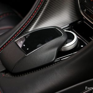 Photo commande tactile Aston Martin DB11 (2017)