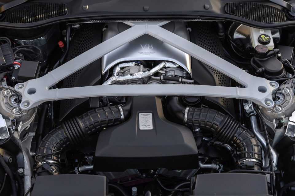 Photo moteur V8 essence 510 ch Aston Martin DB11 (2017)