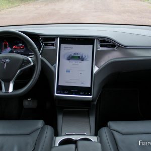 Photo tableau de bord Tesla Model X 100D (2017)