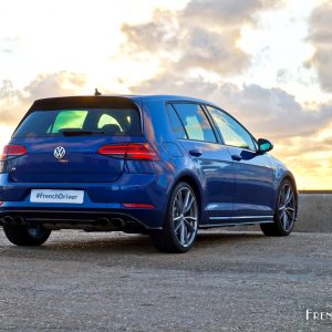 Photo statique Volkswagen Golf R 310 (2017)