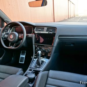 Photo intérieur cuir Volkswagen Golf R 310 (2017)