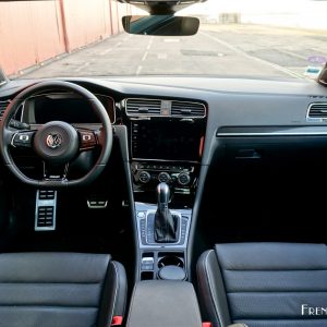 Photo tableau de bord Volkswagen Golf R 310 (2017)